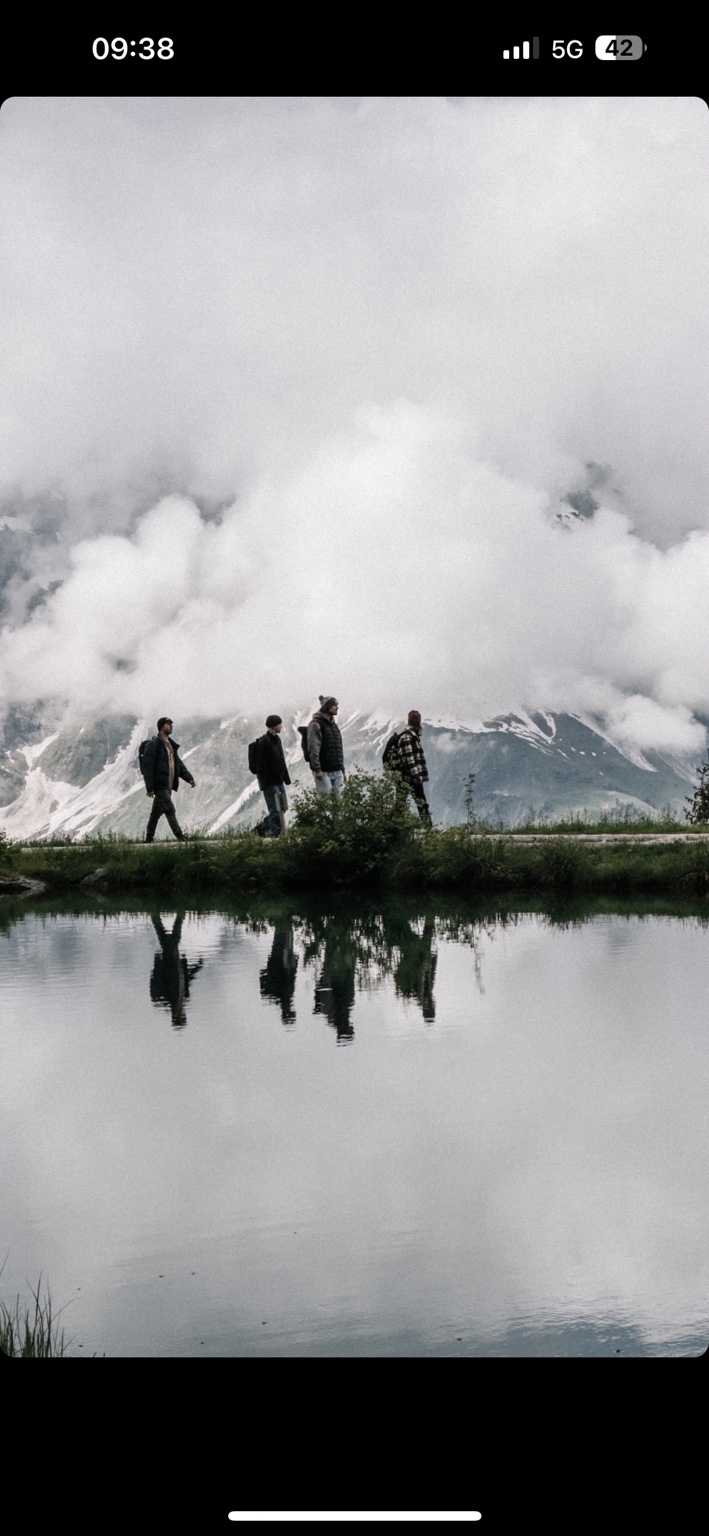 Destination-Escape-Team am Bergsee in der Schweiz